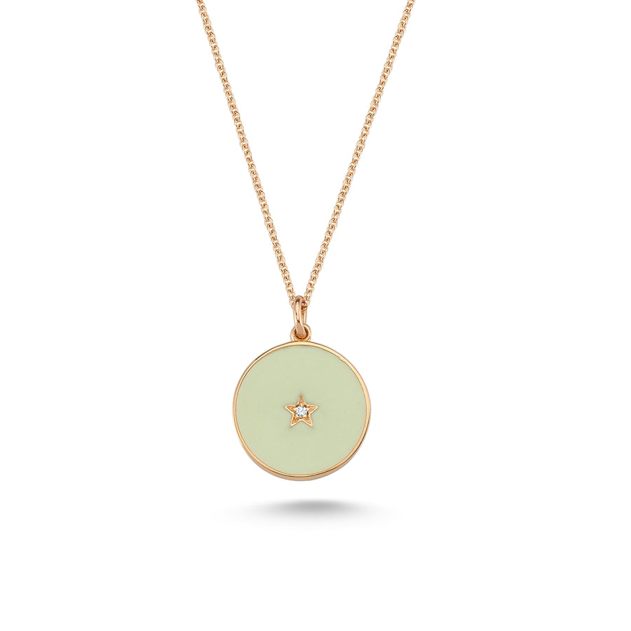 Fildişi minenin yumuşak tonlarının sakinliği ve ortasındaki yıldız şeklinde yer alan göz alıcı pırlanta tasarımıyla Enamel Rose Altın Yuvarlak Fildişi Mine Kolye