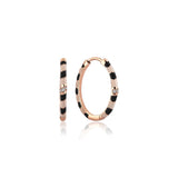 14 ayar rose altın halka formu üzerinde siyah ve fildişi mineli pırlanta halka küpe